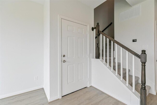 Building Photo - 1626 Revolution Way