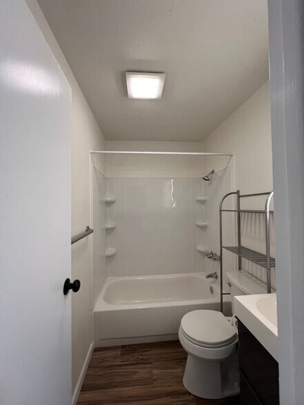 Bathroom - 3393 Madison Ave