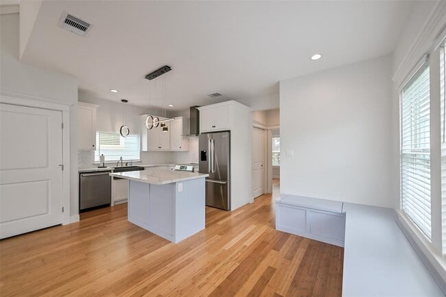 Building Photo - 1207 32nd St