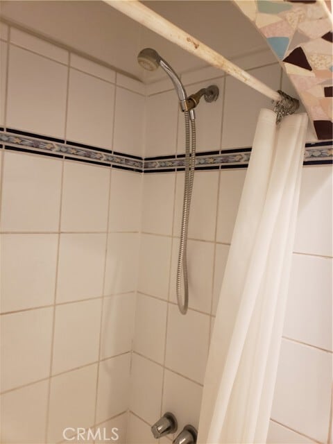 Building Photo - 323 W 4th St