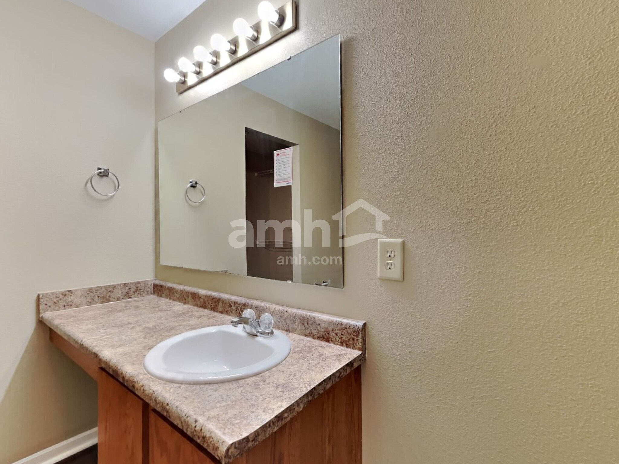 Building Photo - 2361 Blackthorn Dr