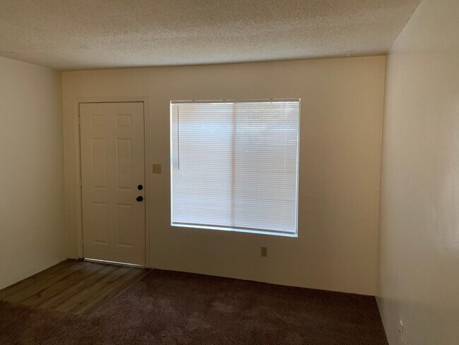 Building Photo - 3013 N Half Moon Dr