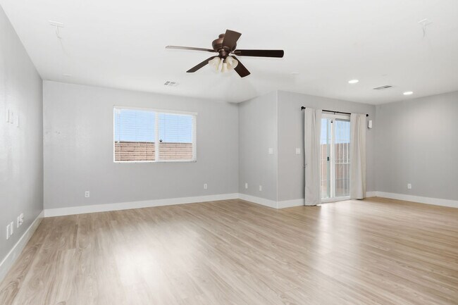 Building Photo - 8910 W Marble Light Ave