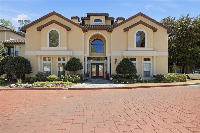 Building Photo - 3777 Peachtree Rd NE