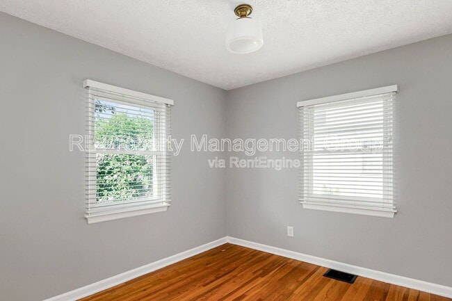 Building Photo - 459 Blenheim Rd