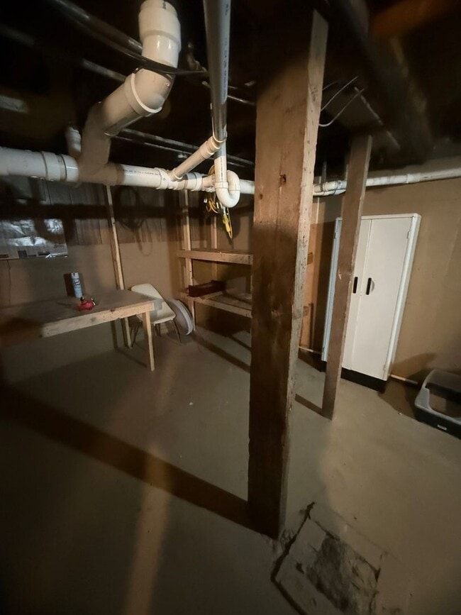 Building Photo - 9 Elkhorn Ln