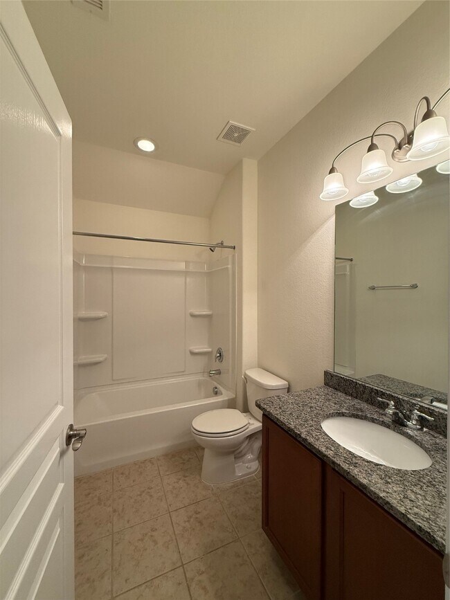 Building Photo - 22646 Triangle Ridge Dr
