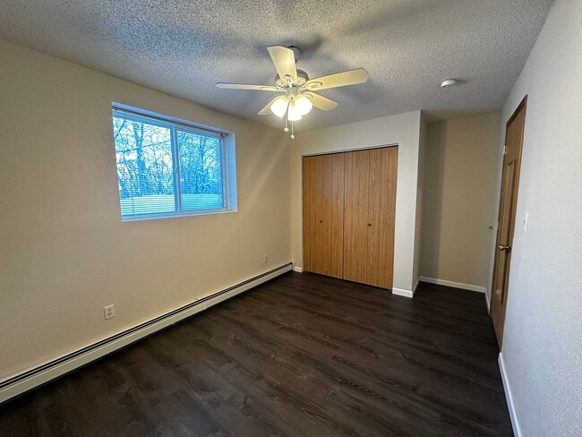 Building Photo - Updated 2bed/1bath Condo at Castle Place