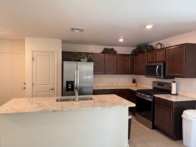 Building Photo - Modern 4-Bedroom Home Built in 2023 – Prime Tucson Location
