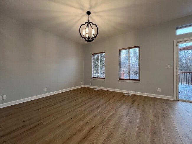 Building Photo - 22306 W Niagara Ct