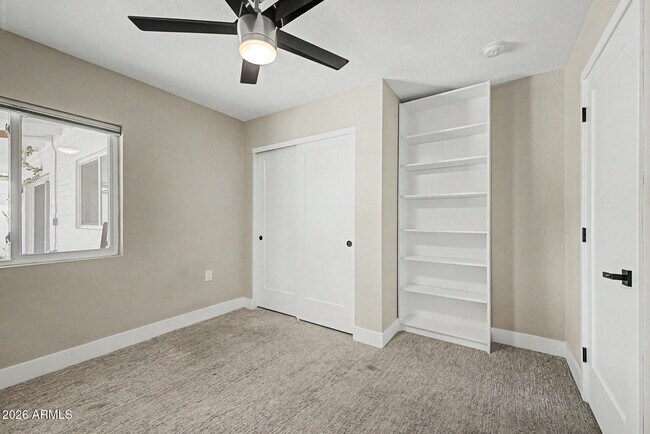 Building Photo - 5017 E Acoma Dr