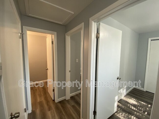 Building Photo - 774 W Cleveland Cir