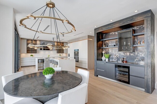 Building Photo - 1957 Harbourview Dr