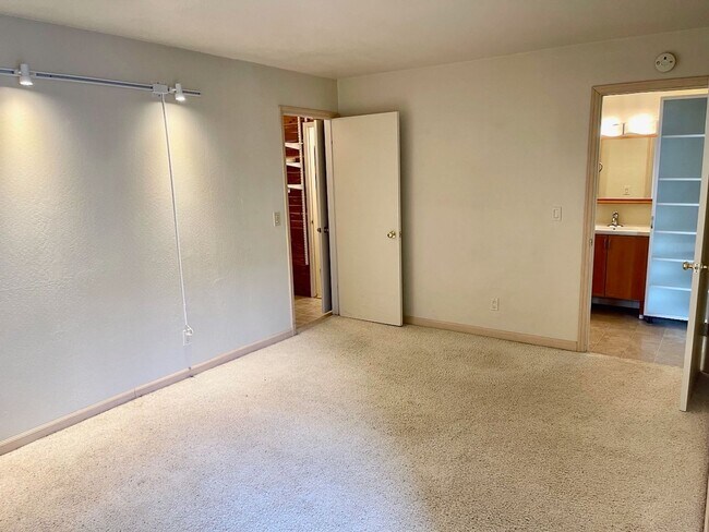 Building Photo - LIVE AT THE RESORT - Upgraded 1 Bedroom Co...