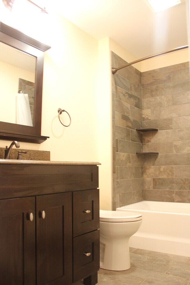 Building Photo - 26 Converse Ct