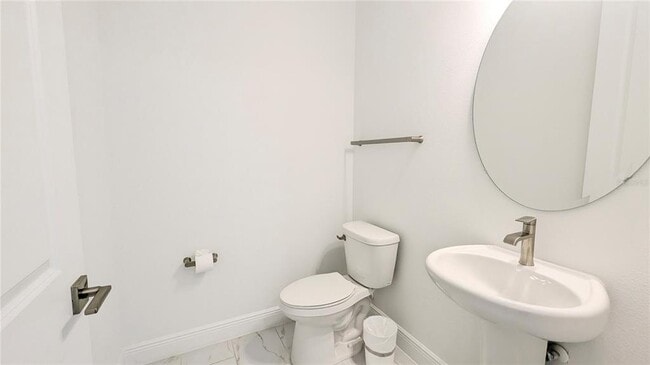 Building Photo - 15614 Vetta Dr
