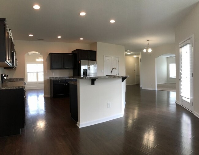 Building Photo - Regal Home on Regatta Way!