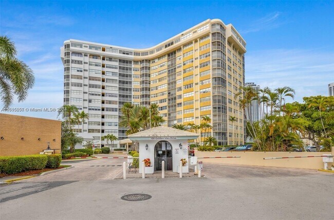 Building Photo - 100 Golden Isles Dr