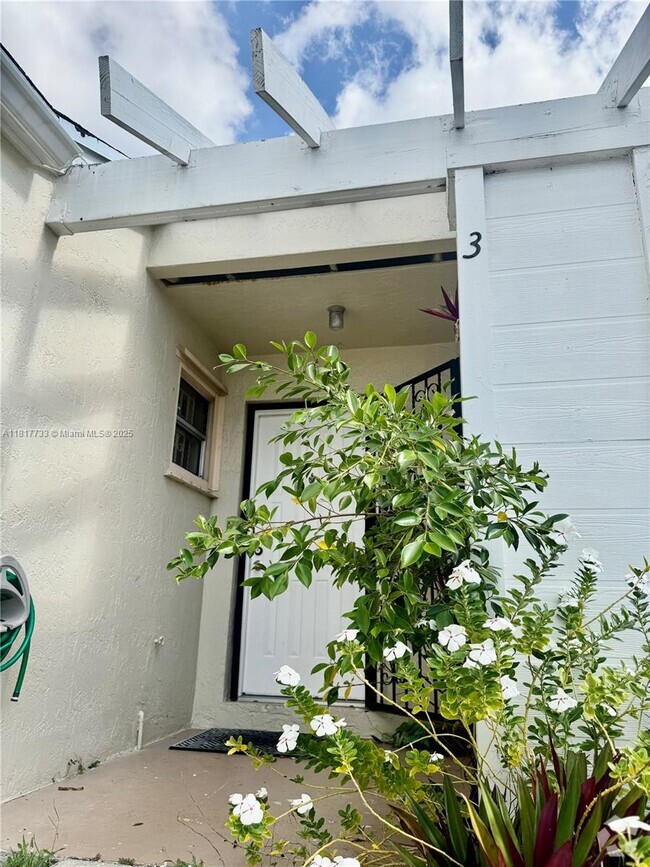 Building Photo - 807 NE 214th Ln