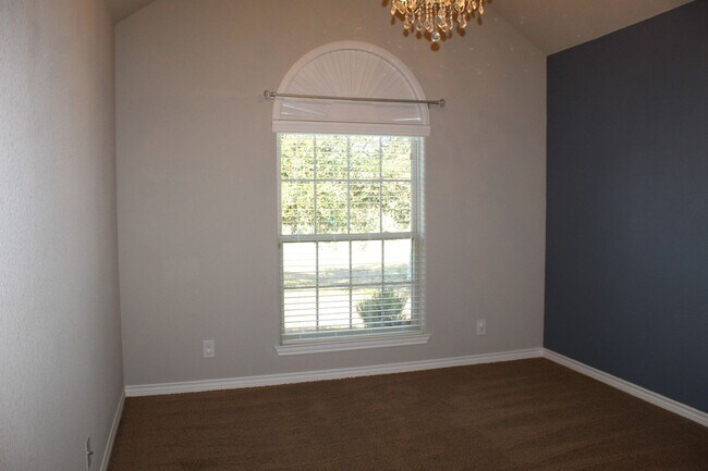 Building Photo - 5 BEDROOM, BELTON ISD