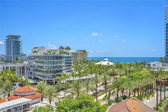 Building Photo - 300 South Pointe Dr