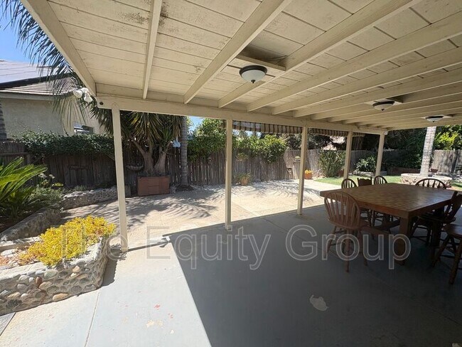 Building Photo - 2935 S Aspen St