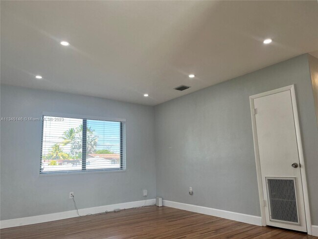 Building Photo - 11535 SW 139th Ter