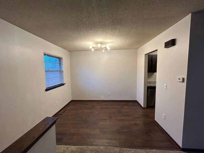 Building Photo - 808 Dondee Dr