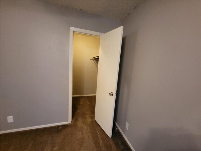 Building Photo - 3429 Willowrun Dr