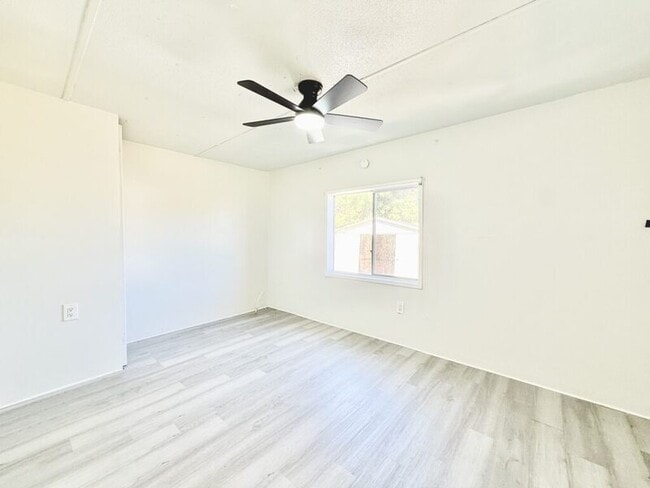 Building Photo - 6519 Sandra Dr