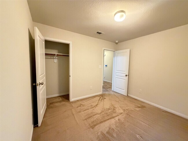 Building Photo - 2538 Bedrock Ln