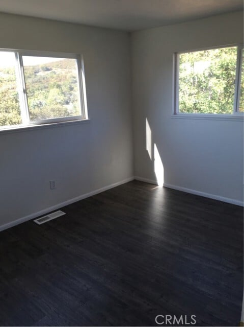 Building Photo - 9247 Fairway Dr