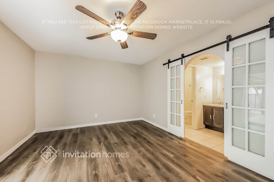 Building Photo - 11033 N 57th Dr