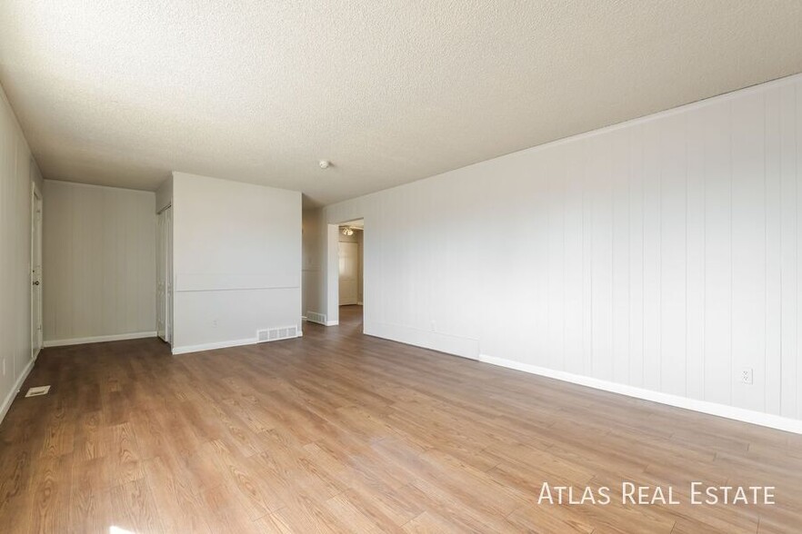 Building Photo - 5533 Xanadu St