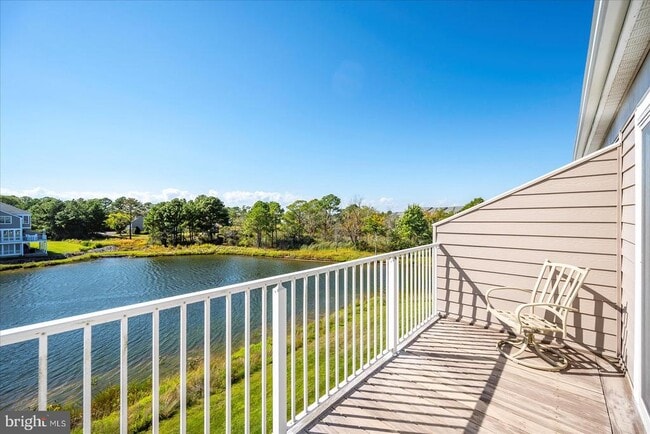 Building Photo - 38259 Lake Dr