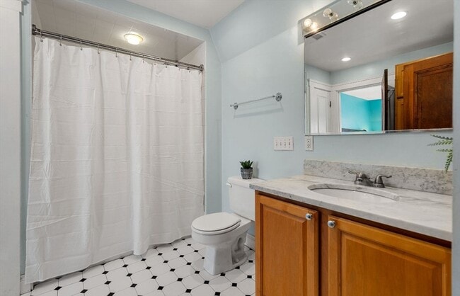 Building Photo - 15 Lexington Terrace