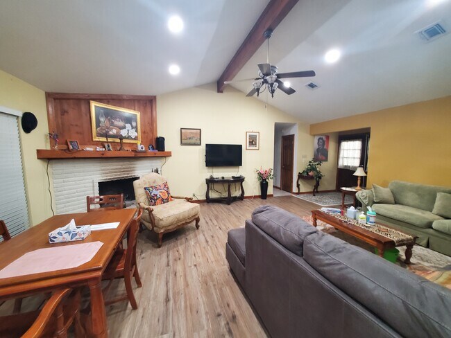 Building Photo - 8423 Tuxford