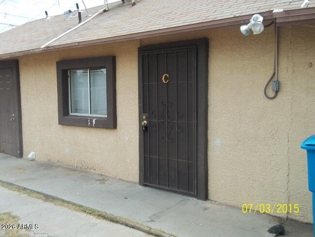 Building Photo - 1502 E Pierce St