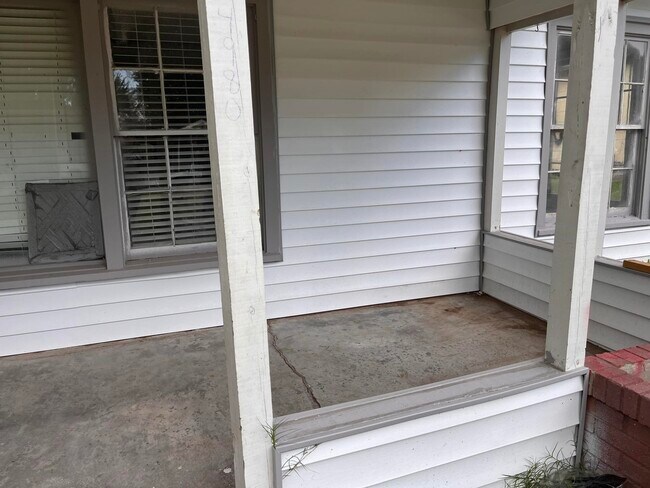 Building Photo - 4980 Chambers St