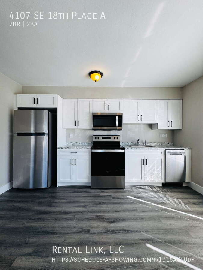 Building Photo - 4107 SE 18th Pl