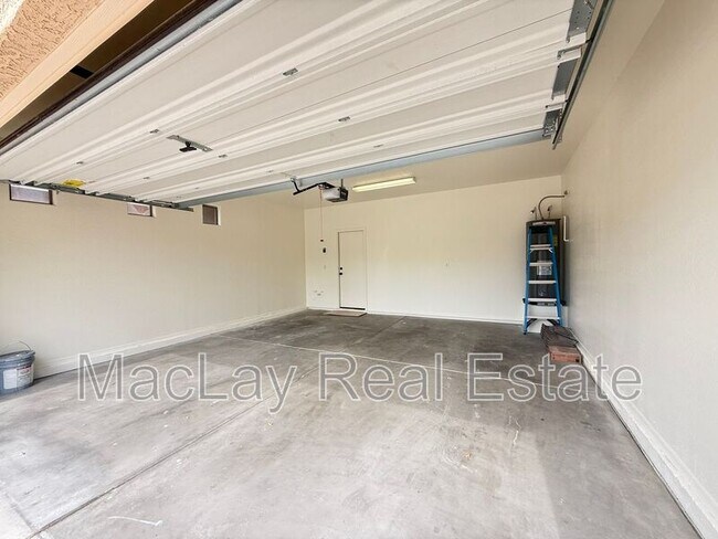 Building Photo - 8311 S 23rd Pl