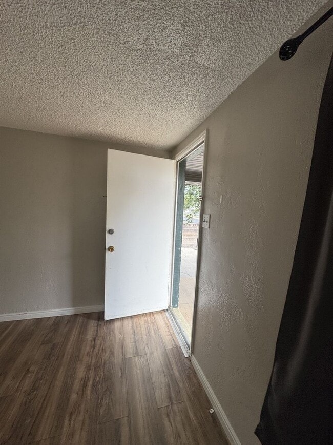 Building Photo - 444 N 400 W