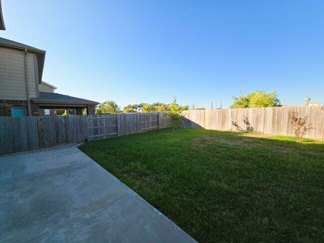 Building Photo - 16626 Cliff Vale Ct