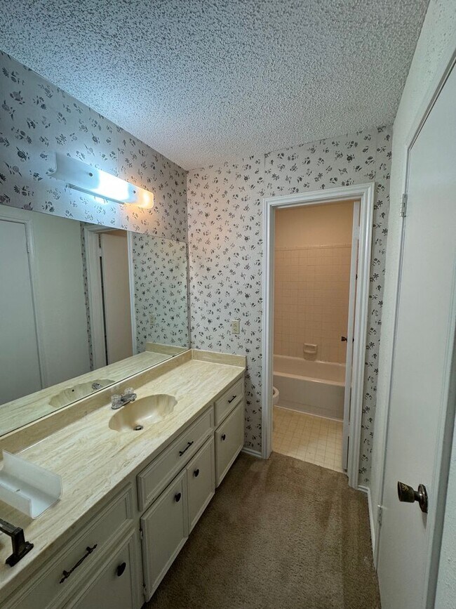 Building Photo - Midway ISD Duplex