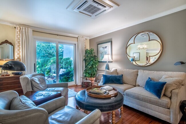 Building Photo - Immaculate Snee Farm Townhome for Rent!