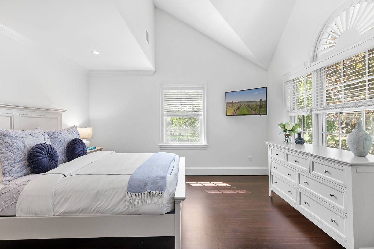 Building Photo - 50 Narrow Ln