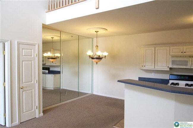 Building Photo - 929 Eden Terrace