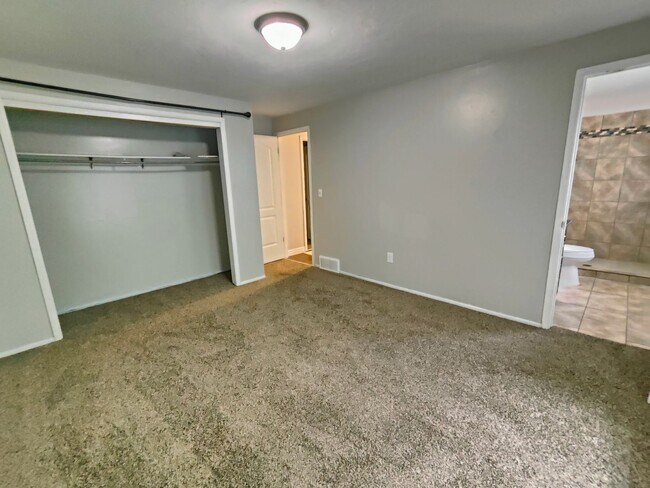 Building Photo - 1121 W 2200 N