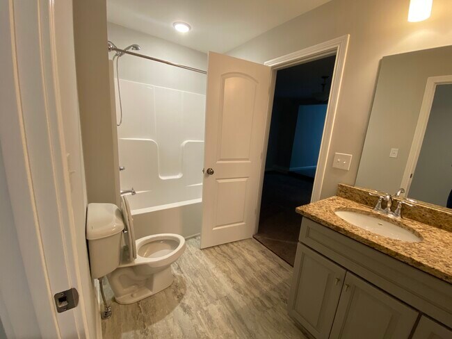 Building Photo - 6645 Woods Mill Dr