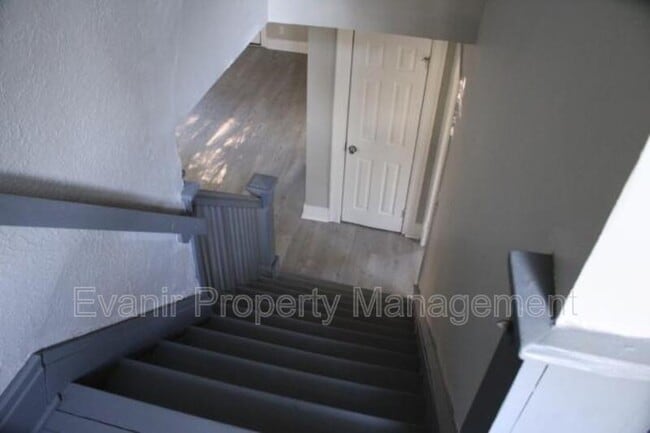 Building Photo - 1568 N Euclid Ave